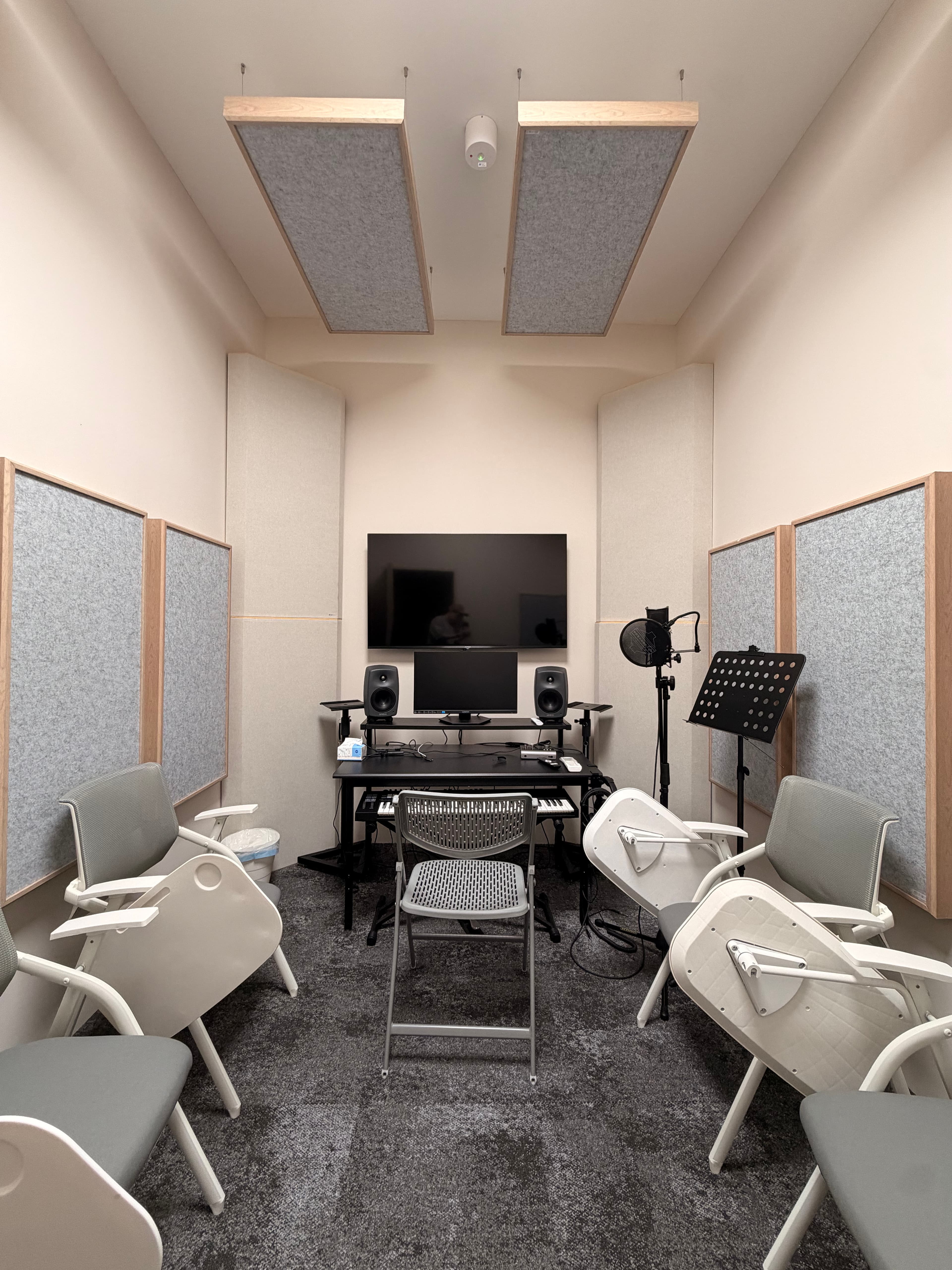 Playback Music production and recording studio